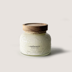 Duftkerze Ms. Vinti Charm im eleganten Vintage-Glas mit Holzdeckel, 250g Sojawachs, langlebig und nachhaltig.