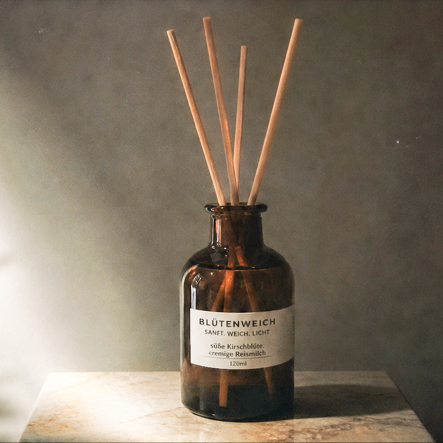 BLÜTENWEICH Diffuser mit Duftstäbchen – 120 ml | OUUJA