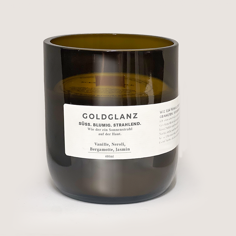 GOLDGLANZ 480ml vegane Duftkerze aus Sojawachs in edler Flasche mit vanilligem, neroli-, bergamotte- und jasminduft