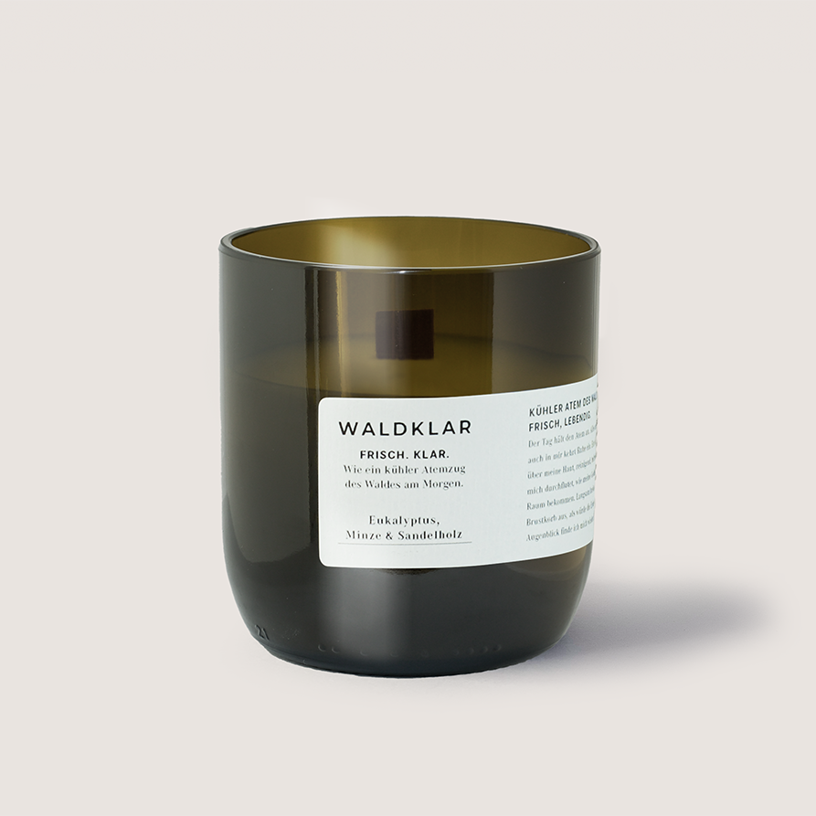 WALDKLAR 250ml Duftkerze mit Eukalyptus, Minze und Sandelholz, vegan und handgegossen
